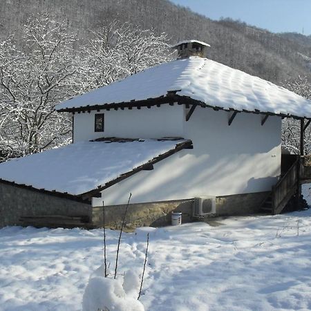 Къща Балканец Balkanets (Lovech) Ngoại thất bức ảnh