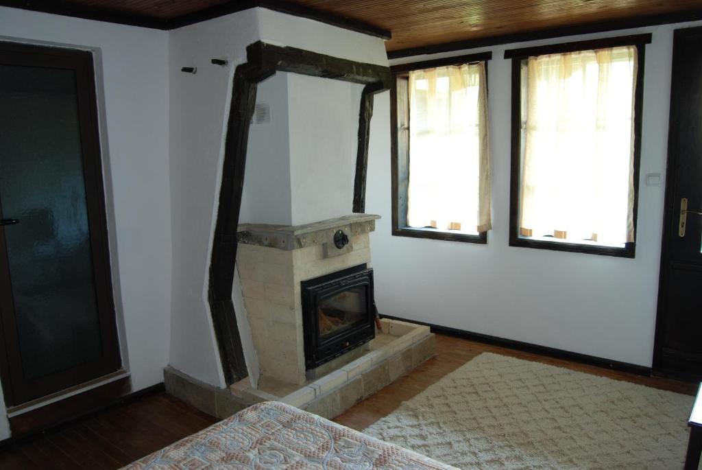 Къща Балканец Balkanets (Lovech) Phòng bức ảnh