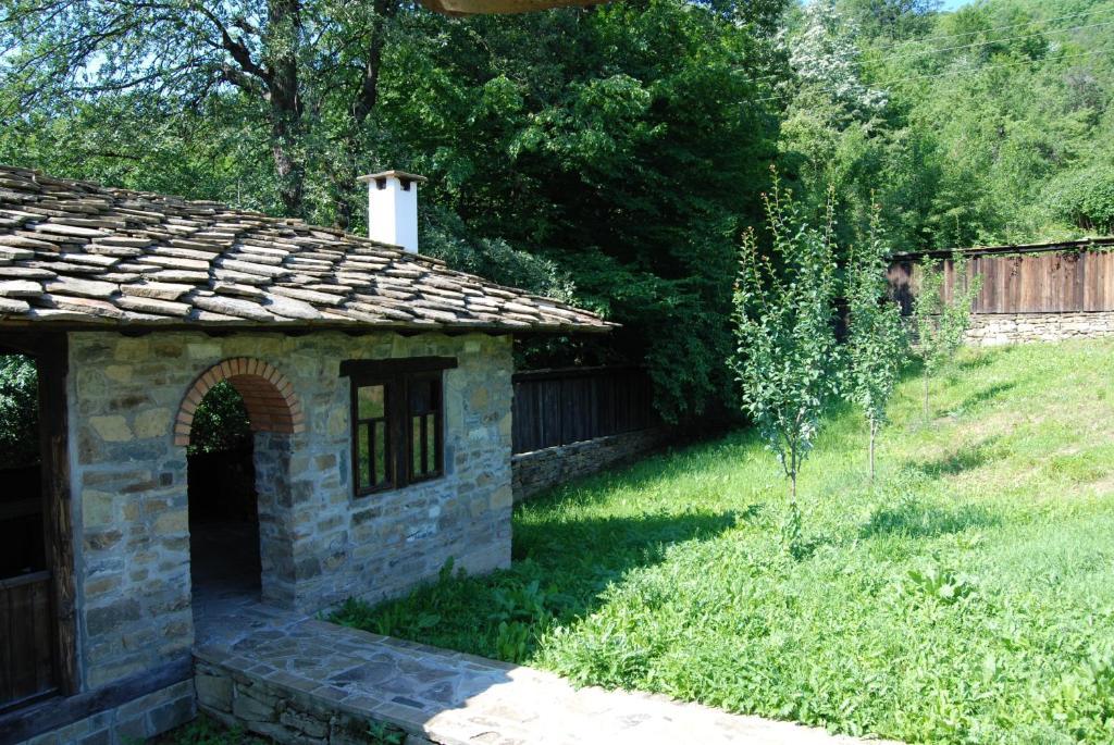 Къща Балканец Balkanets (Lovech) Ngoại thất bức ảnh