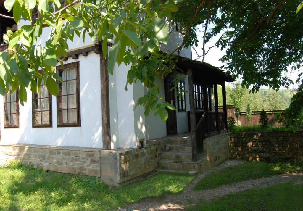 Къща Балканец Balkanets (Lovech) Ngoại thất bức ảnh